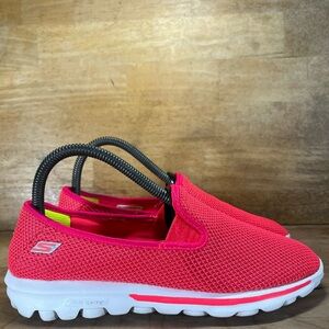 Skechers Go Walk Dazzle Womens Size 7 Slip On Shoes Sneakers Hot Pink SN 13786
